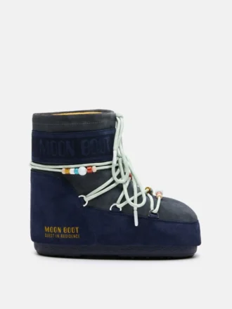 Moon Boot X Guest in Residence : bottes Icon Low en daim perlé bleu nuit et gris