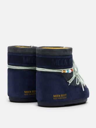 Moon Boot X Guest in Residence : bottes Icon Low en daim perlé bleu nuit et gris
