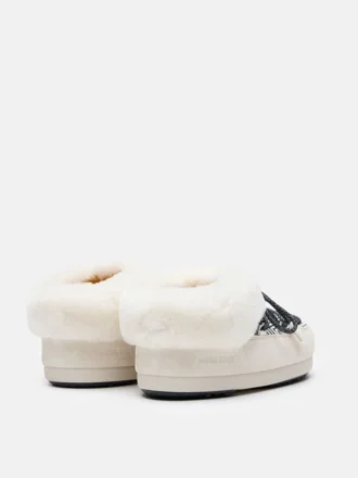 Moon Boot X Guest in Residence Evx Chalet en fausse fourrure White Sand